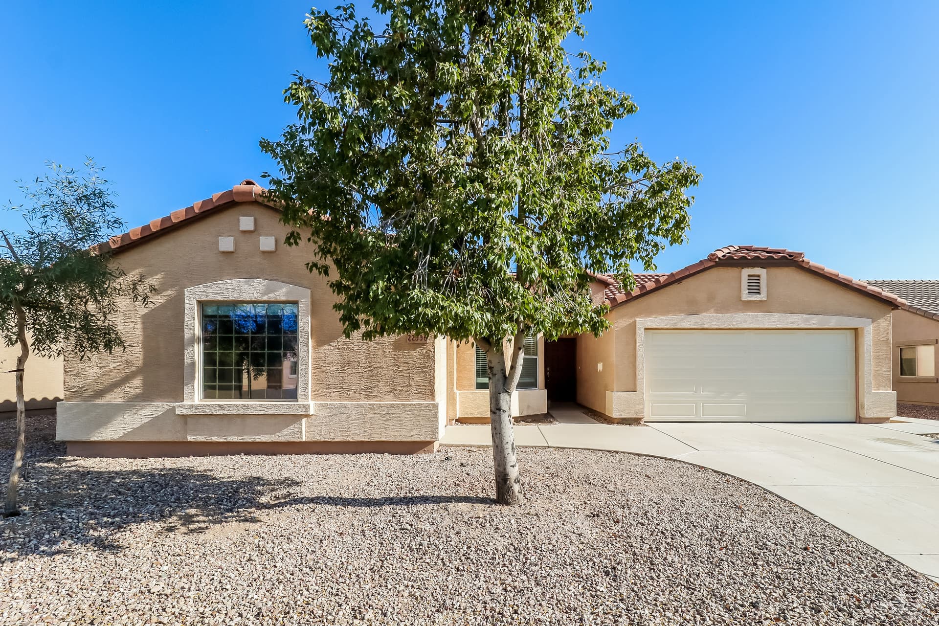 22996 W Papago St
