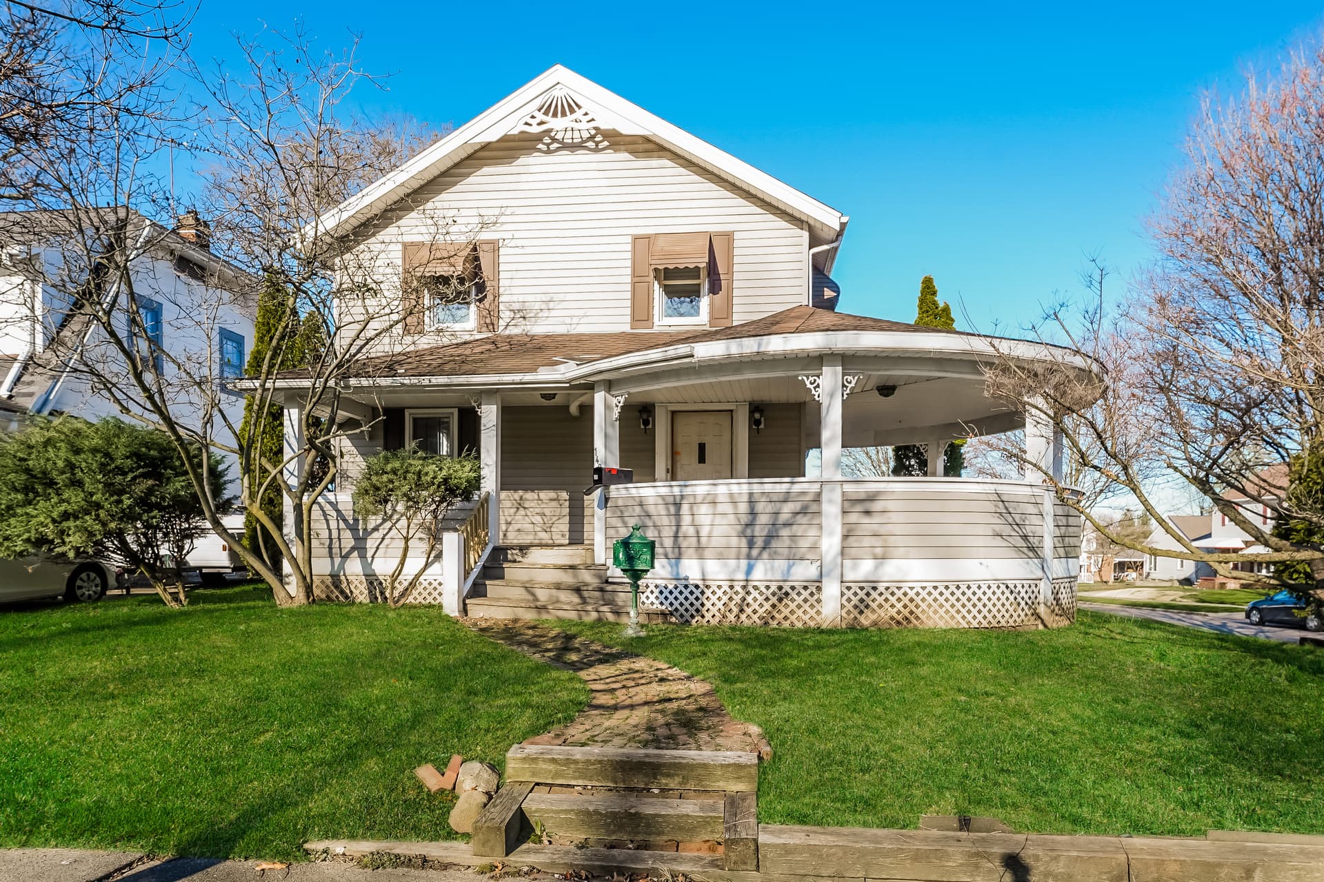 1420 Oakwood Ave