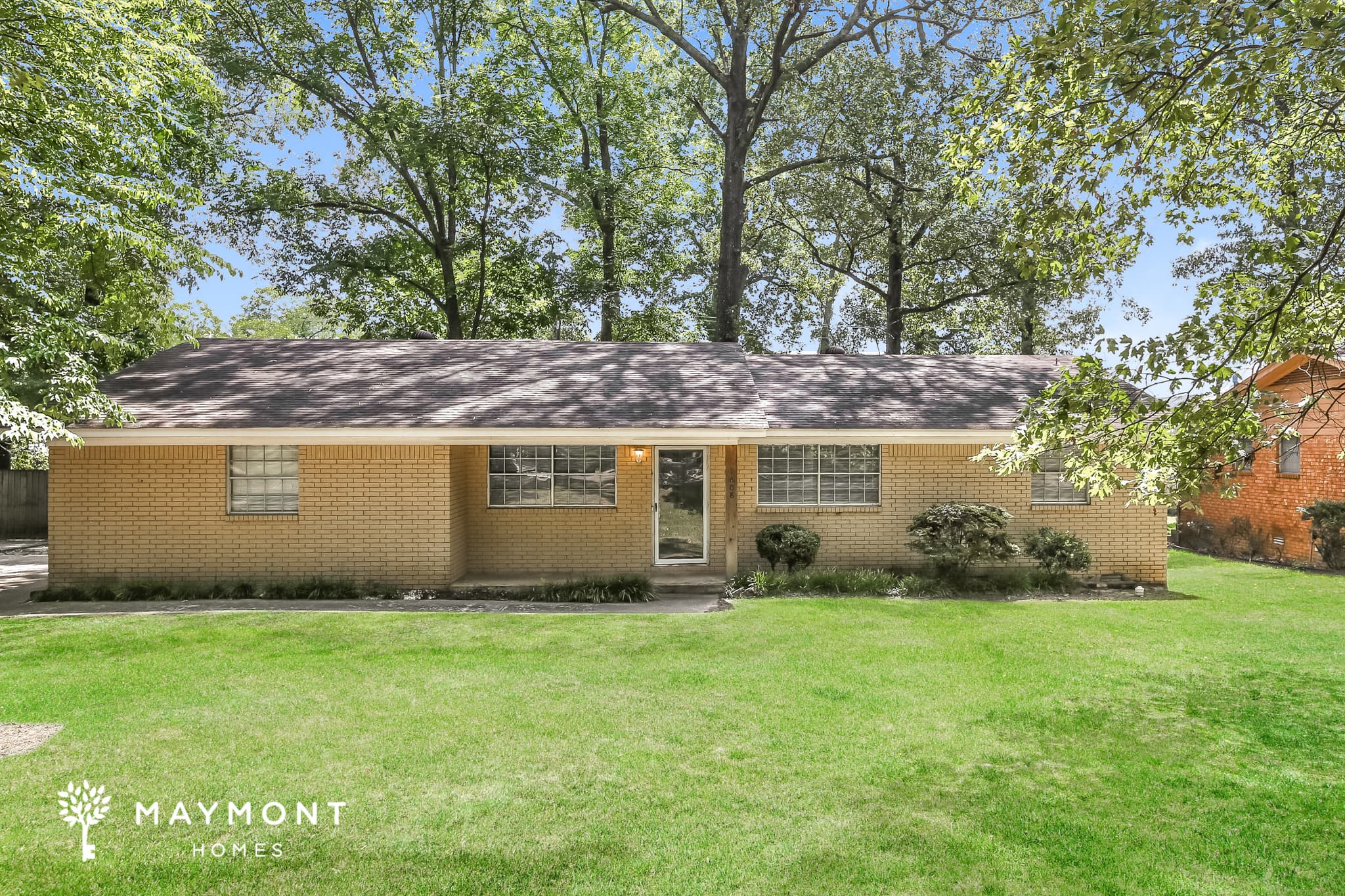 212 Raintree Dr
