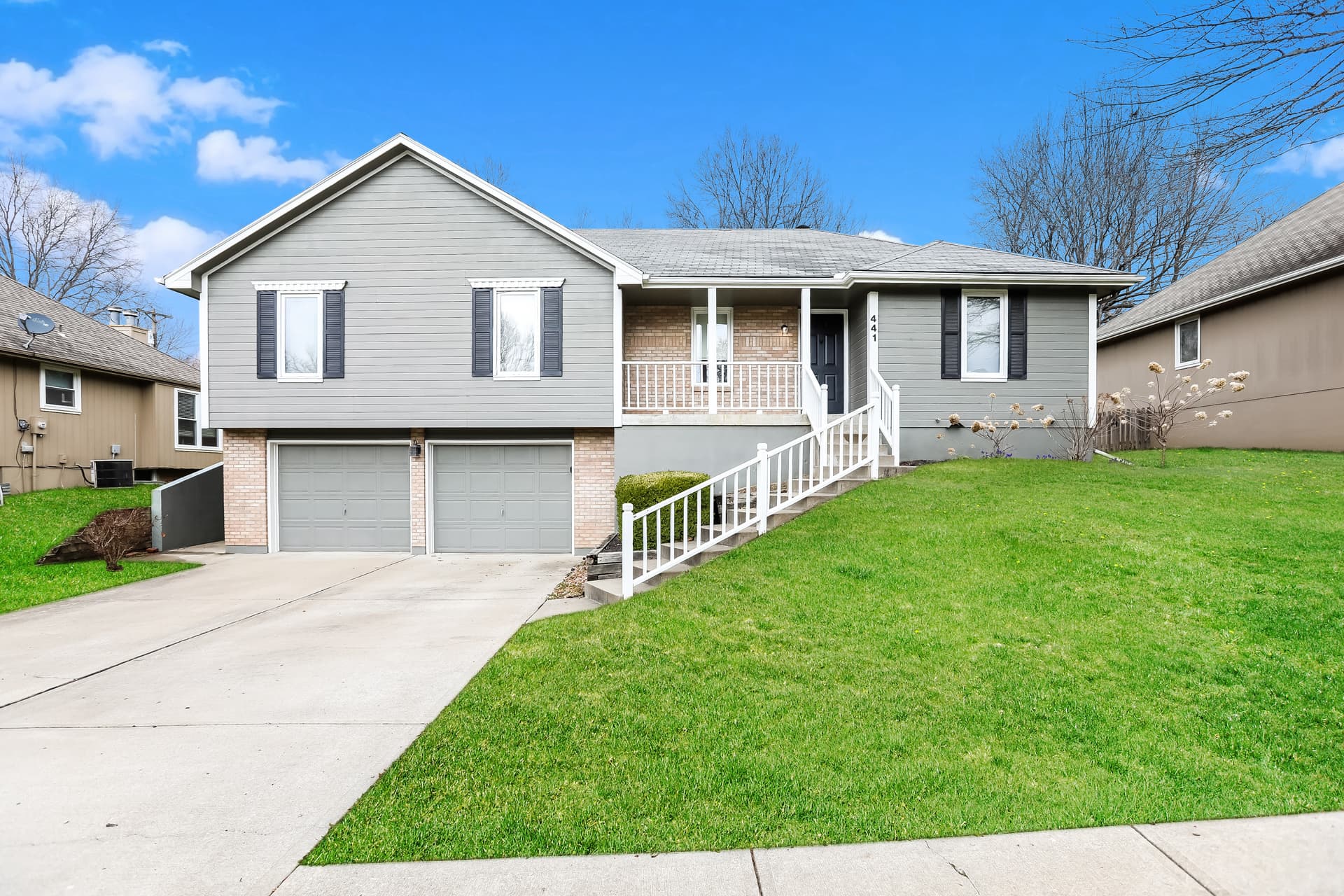 441 Nw Chateau Drive
