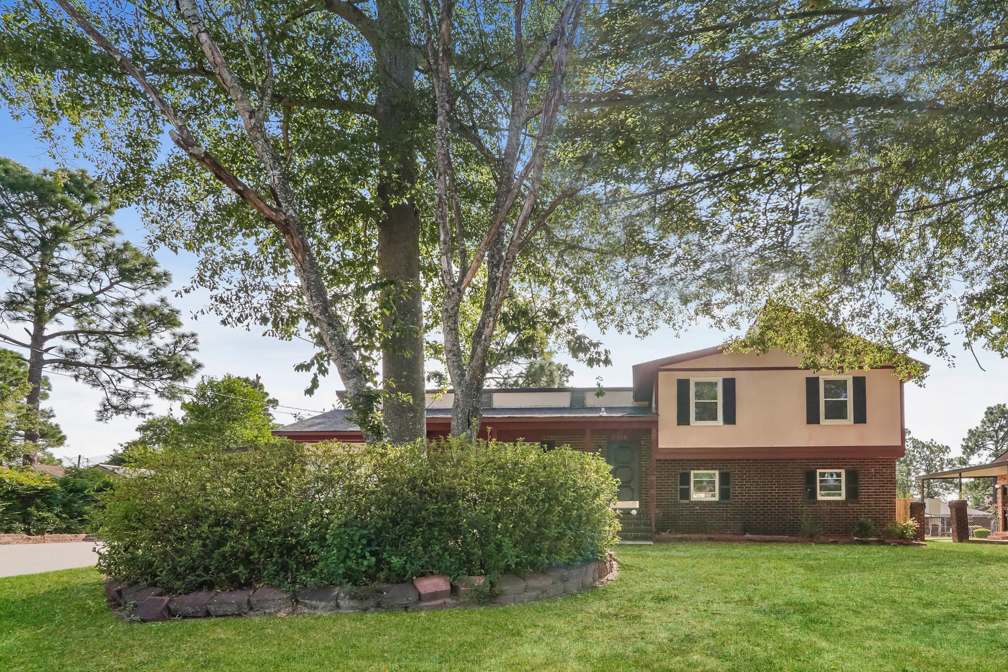 3716 Kingsgate Drive