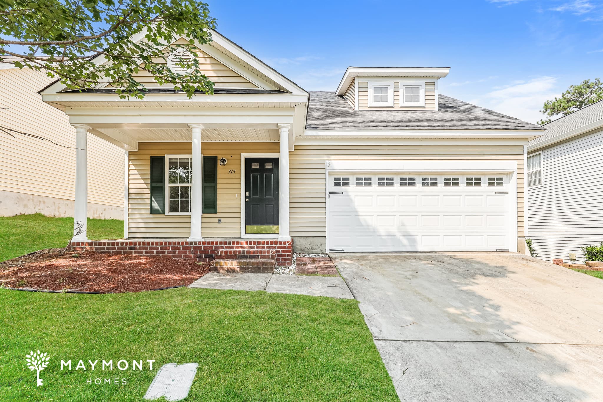 313 Denman Loop