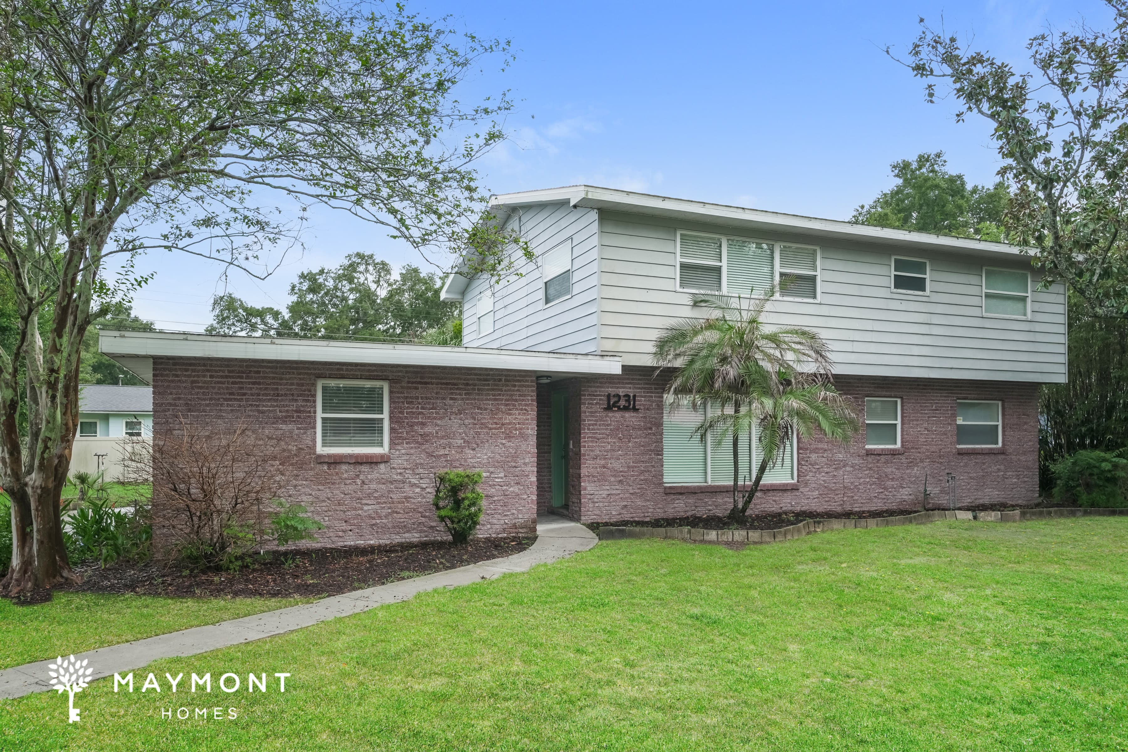 1231 Greenview Dr