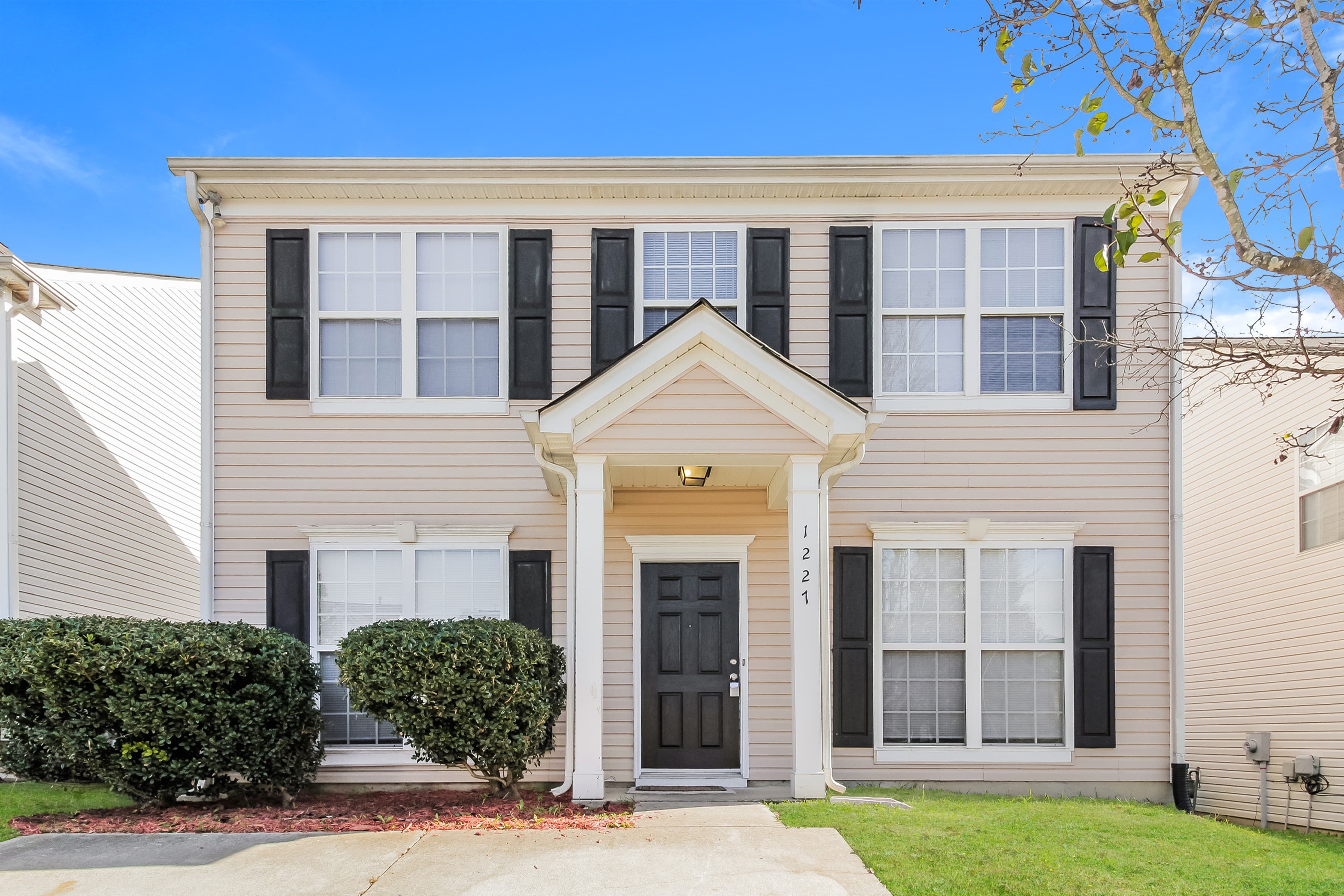 1227 Joannas Ct