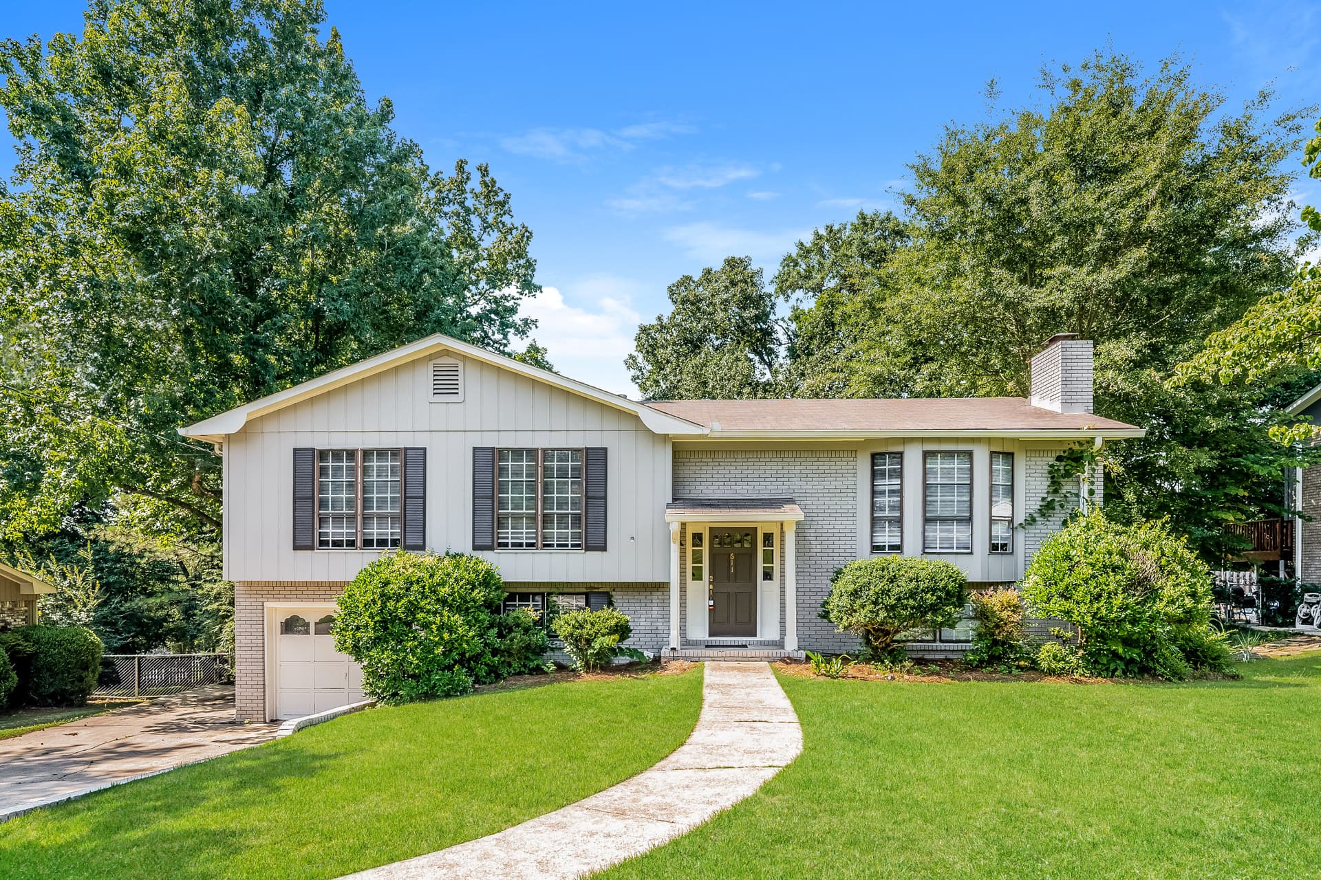 611 Ashwood Lane