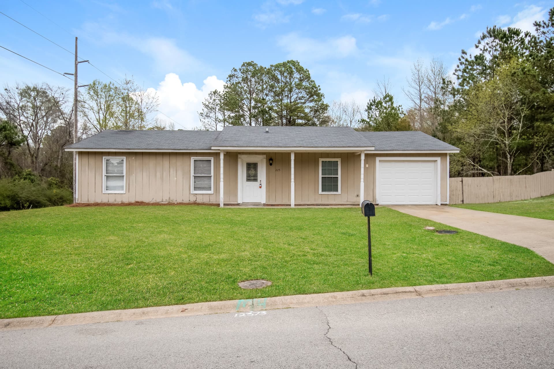 225 Rockingham Rd