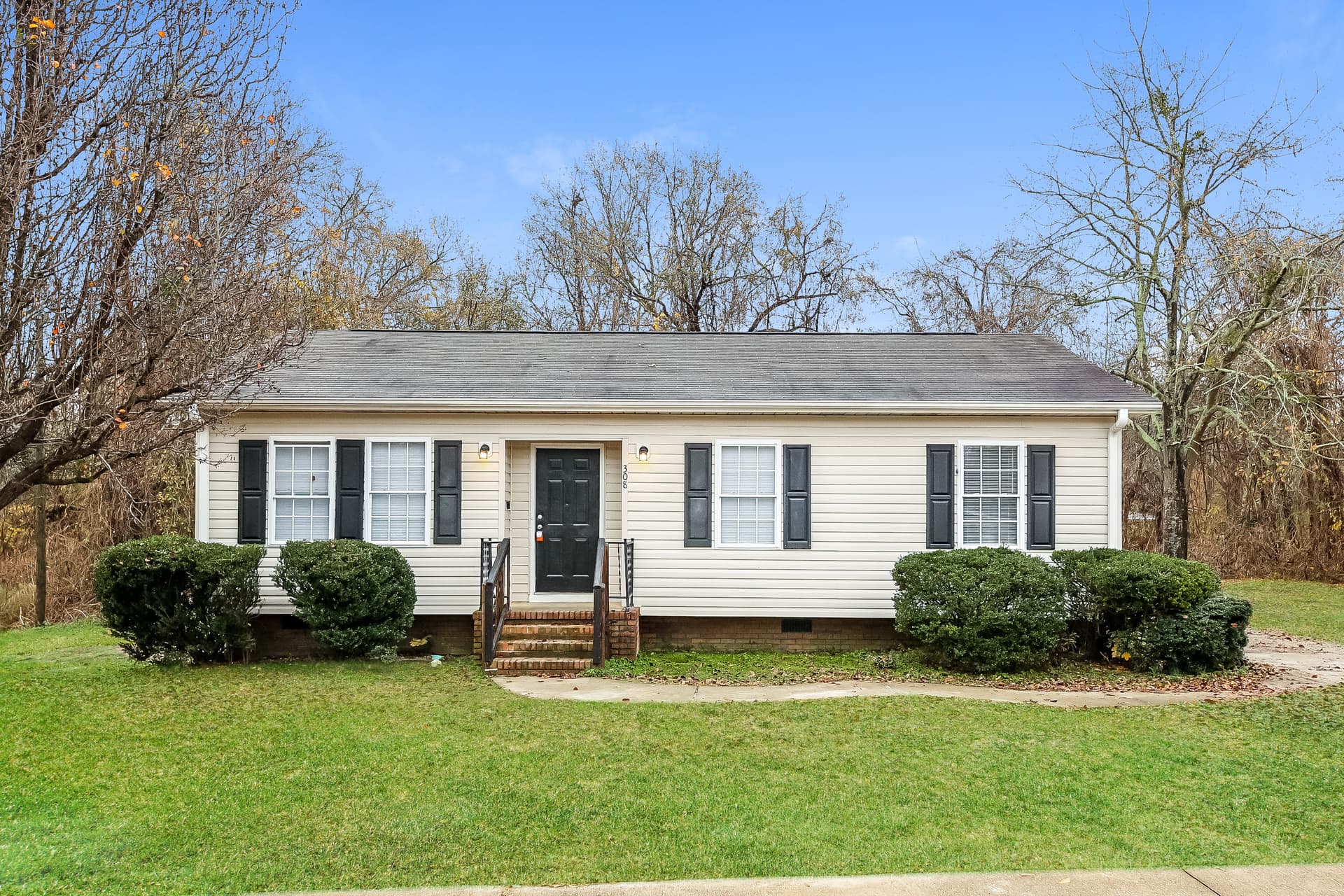 308 Boyd St