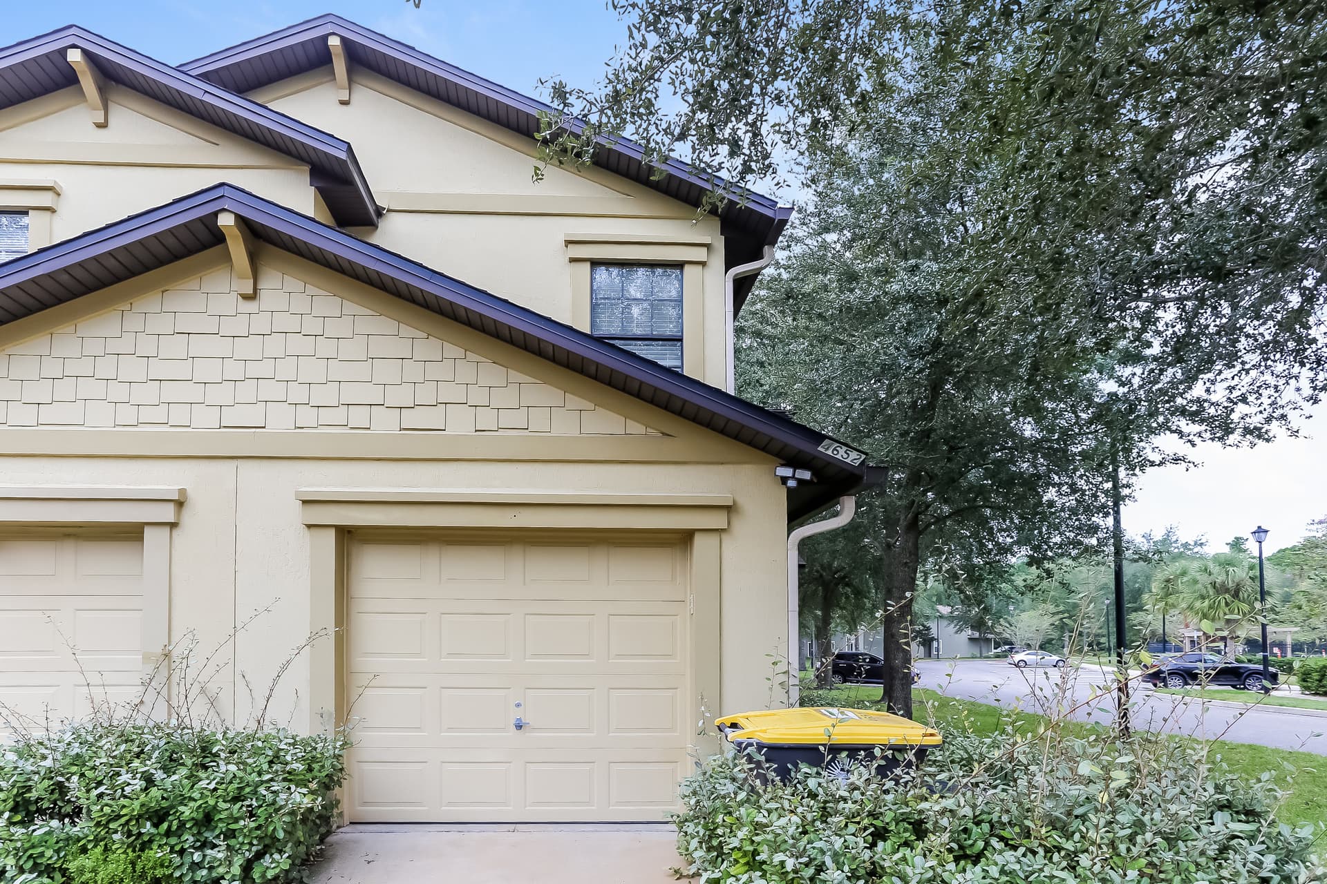 4652 Playschool Dr