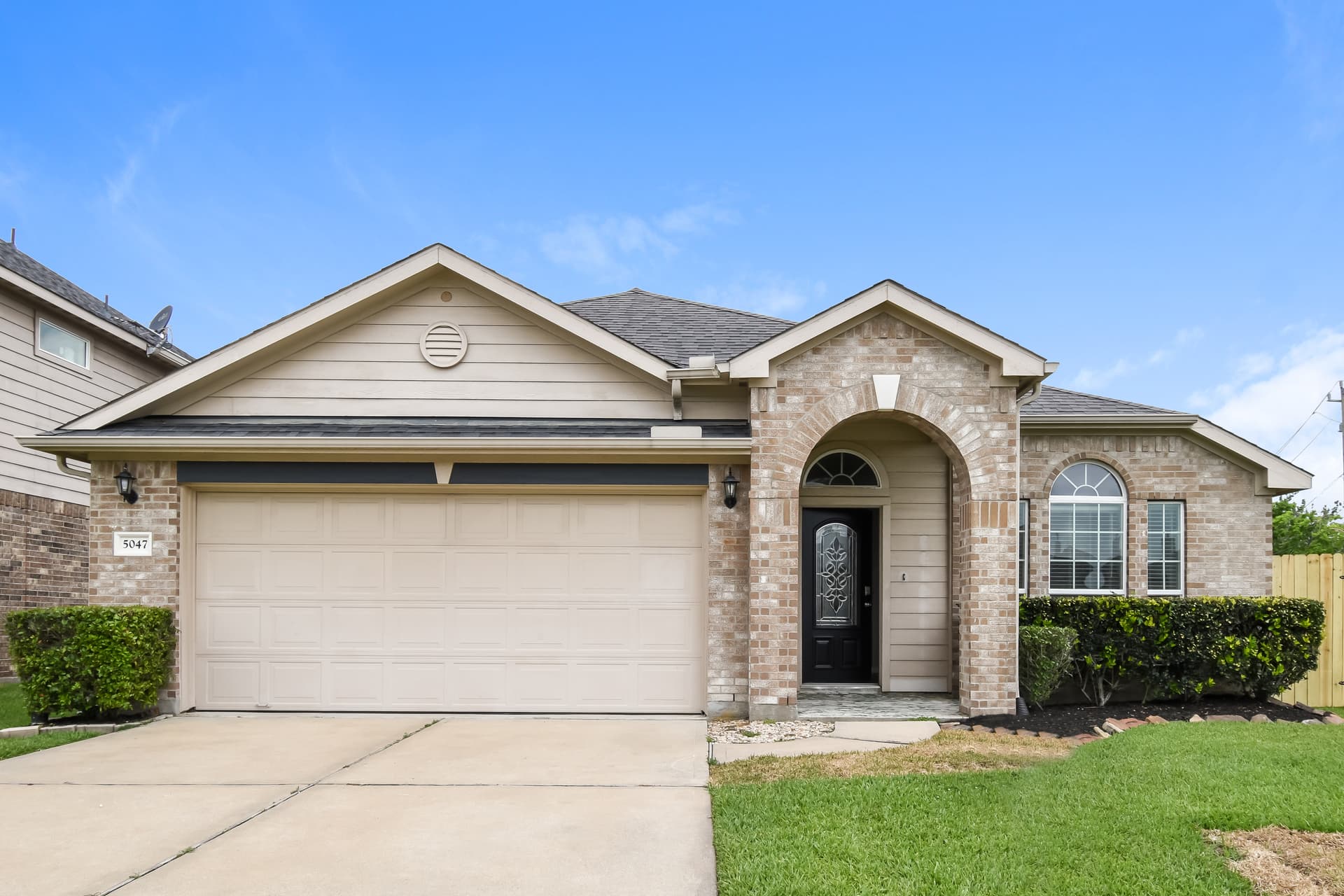 5047 Gulf Stream Ln