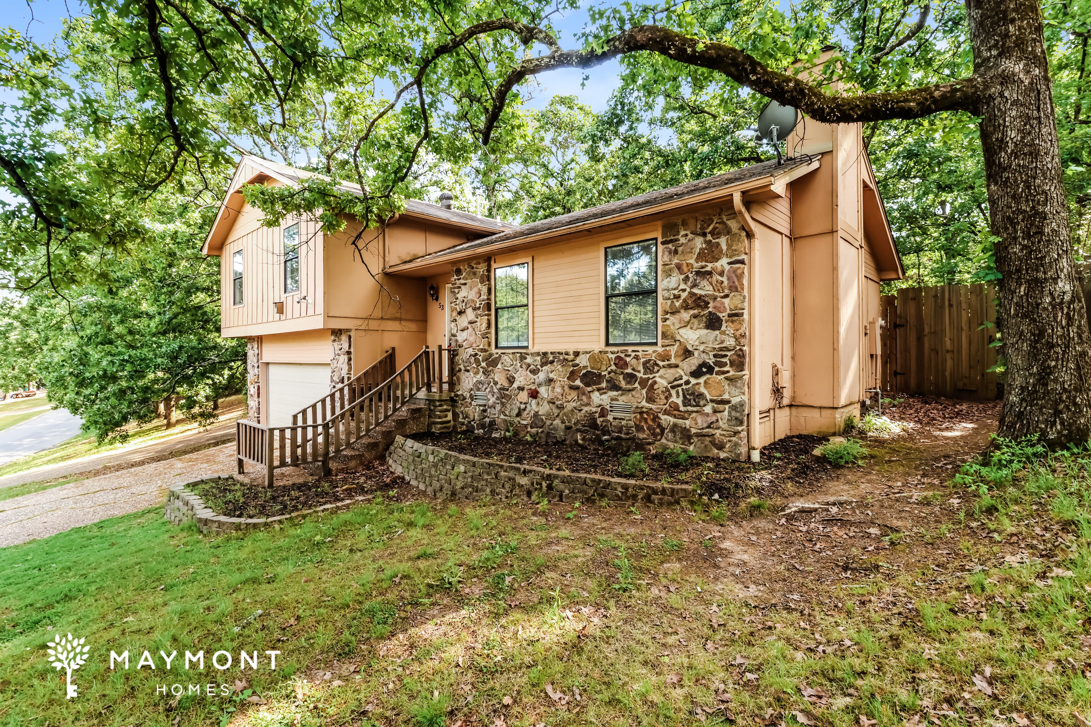 53 Stoneledge Dr