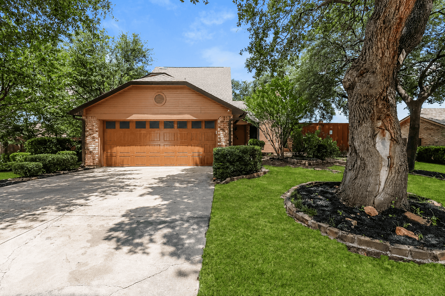 1004 W Hills Terrace